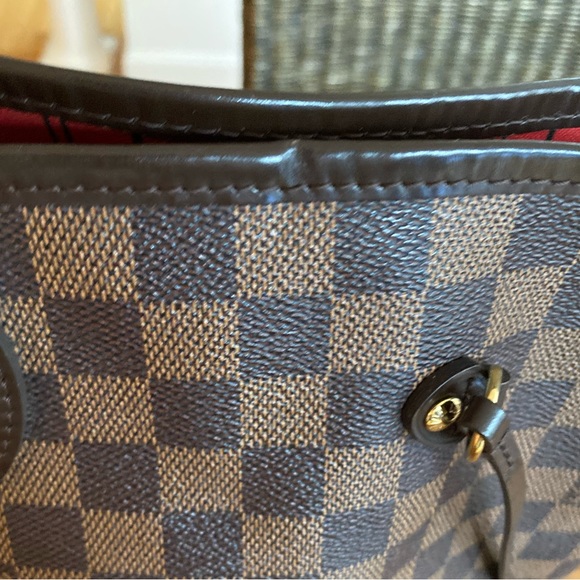 LOUIS VUITTON NEVERFULL GM
Damier Ebene - Picture 5 of 11